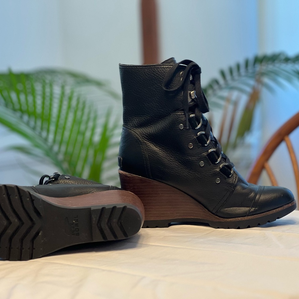 Sorel Black Leather Lace Up Wedge Boots